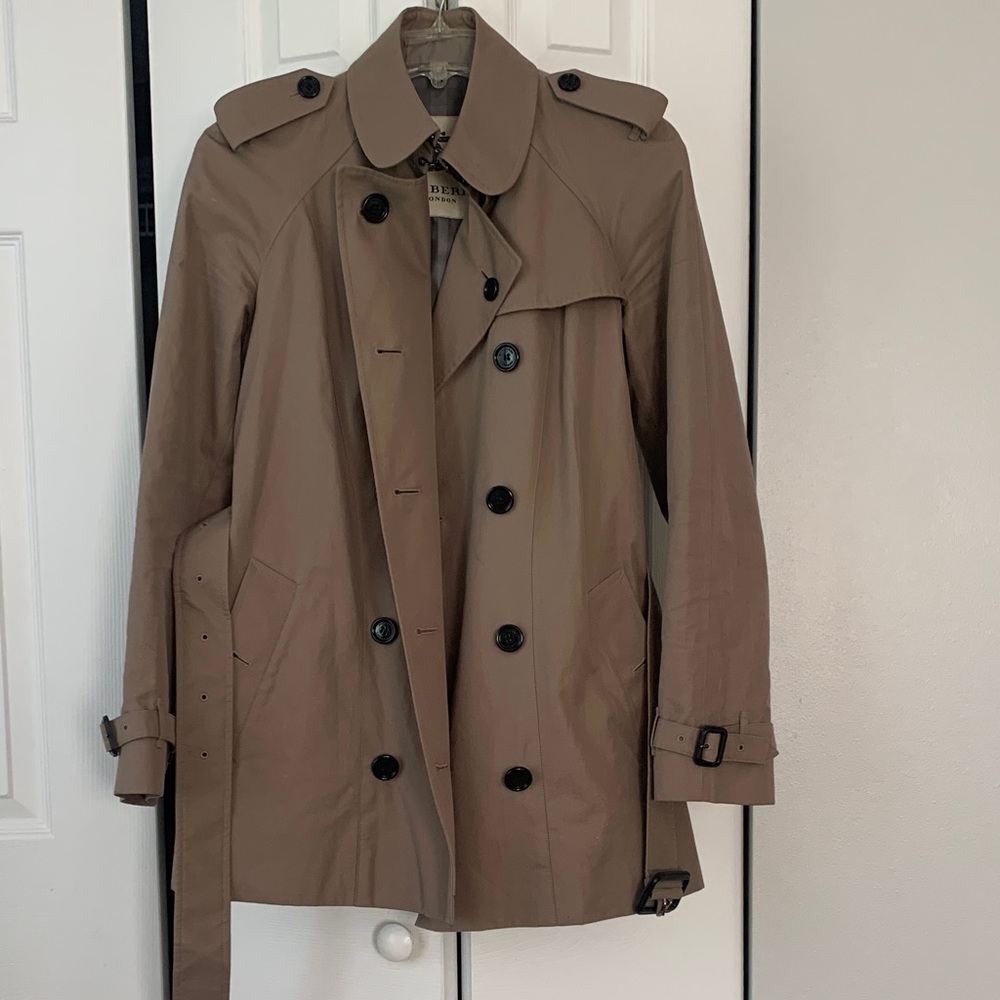 Burberry Women Tan Double-Breasted Trench jacket with Epaulettes